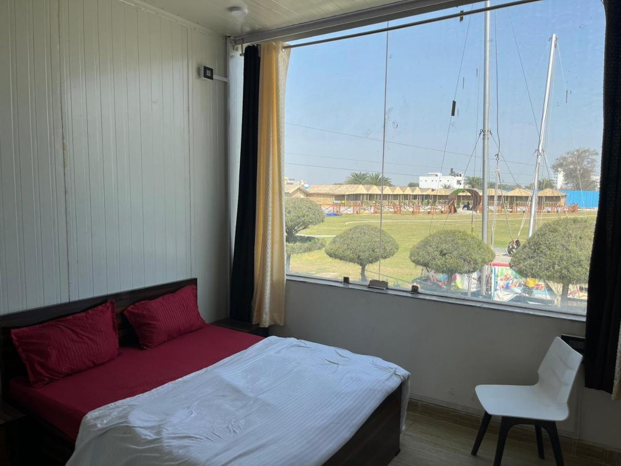 Krishna Fun Land Hotel Mathura Luaran gambar